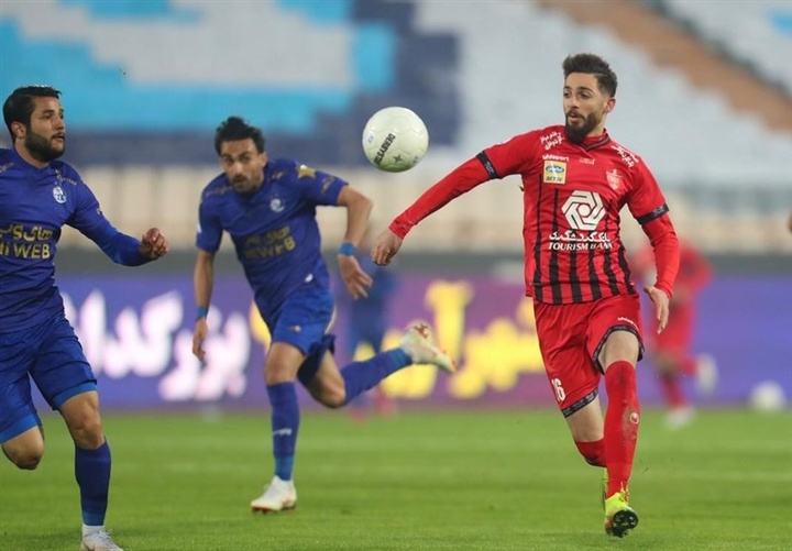 مهاجم پرسپولیس در راه خوزستان