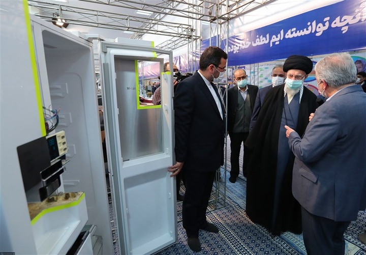 بازدید رهبر انقلاب از نمایشگاه توانمندیهای صنعتی