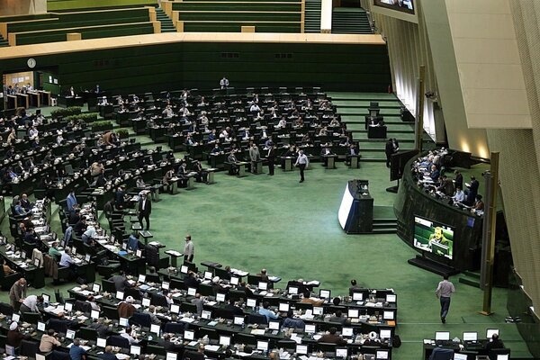 مخالفت مجلس با دخالت مستقیم بانک مرکزی در بازار غیررسمی