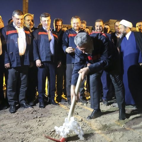 وزیر کار پروژه احداث فولادسازی شرکت فولاد اکسین خوزستان را کلنگ زد
