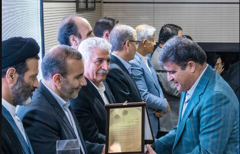 فولاد گستران کرمانشاه برای پنجمین سال متوالی بهعنوان صنعت برتر استان انتخاب شد