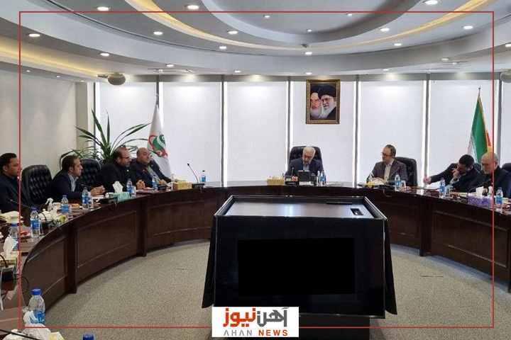 سازمان بورس حامی سهامداران فولادی در مقابل بخشنامههای دولتی