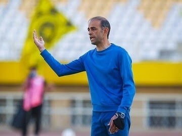 مربی سپاهان جواب مثبت به صنعت نفت میدهد؟
