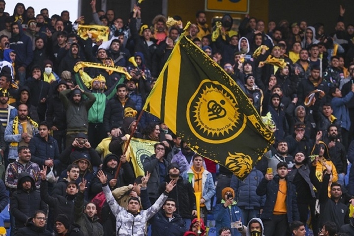 نتیجه بازی سپاهان صنعت نفت؛ به نفع پرسپولیس باخت