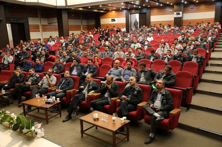 کارگران و کارکنان برتر در حوزه ایمنی منطقه گلگهر تجلیل شدند