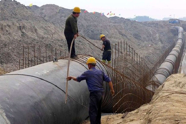 فعالیت ۱۵ کارخانه فولاد نامدار در کانون بیآبی کشور / چرا به صنایع آببر در کویر مجوز احداث دادند؟