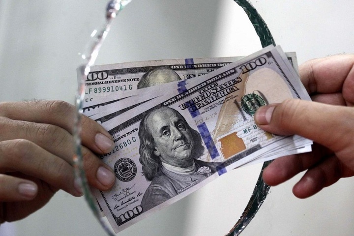 سوءاستفاده دلالان ارز از شهادت رییس‌جمهور/ نهادهای امنیتی در کمین دلالان ارز