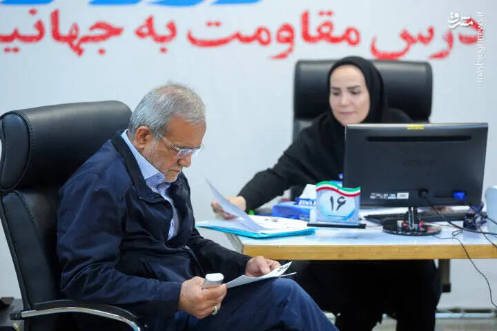 پزشکیان رئیس جمهور شود نرخ دلار کاهش مییابد