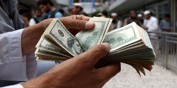 بازار ارز در دو راهی/ عبور از ۷۲ هزار تومان یا اصلاح قیمت؟