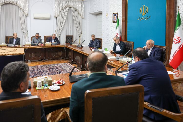 تأکید رئیسجمهور بر اقتصاد پسانفتی و انتقال دانش به صنعت؛ دولت توسعه فناورانه را راهبرد اصلی اعلام کرد