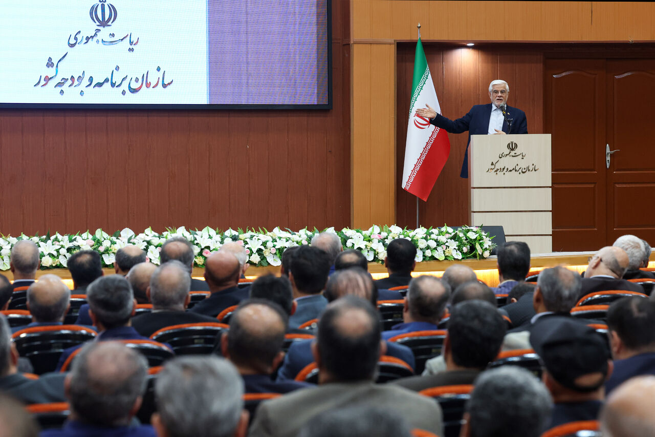 عارف:فعالسازی مکانیسم ماشه، مبنای حقوقی ندارد/ جدیت دولت در انجام اصلاحات ساختاری