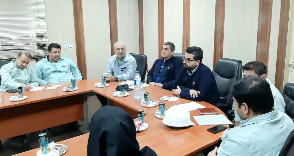 دیدار معاونان فولاد خوزستان با کارکنان بخش مواد اولیه؛ تاکید بر همدلی و عبور از شرایط سخت
