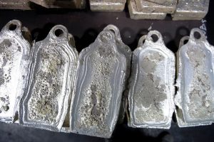 طلای جهانی به زیر ۴۰۰۰ دلار سقوط کرد؛ عقبنشینی نقره از قله ۴۴ ساله