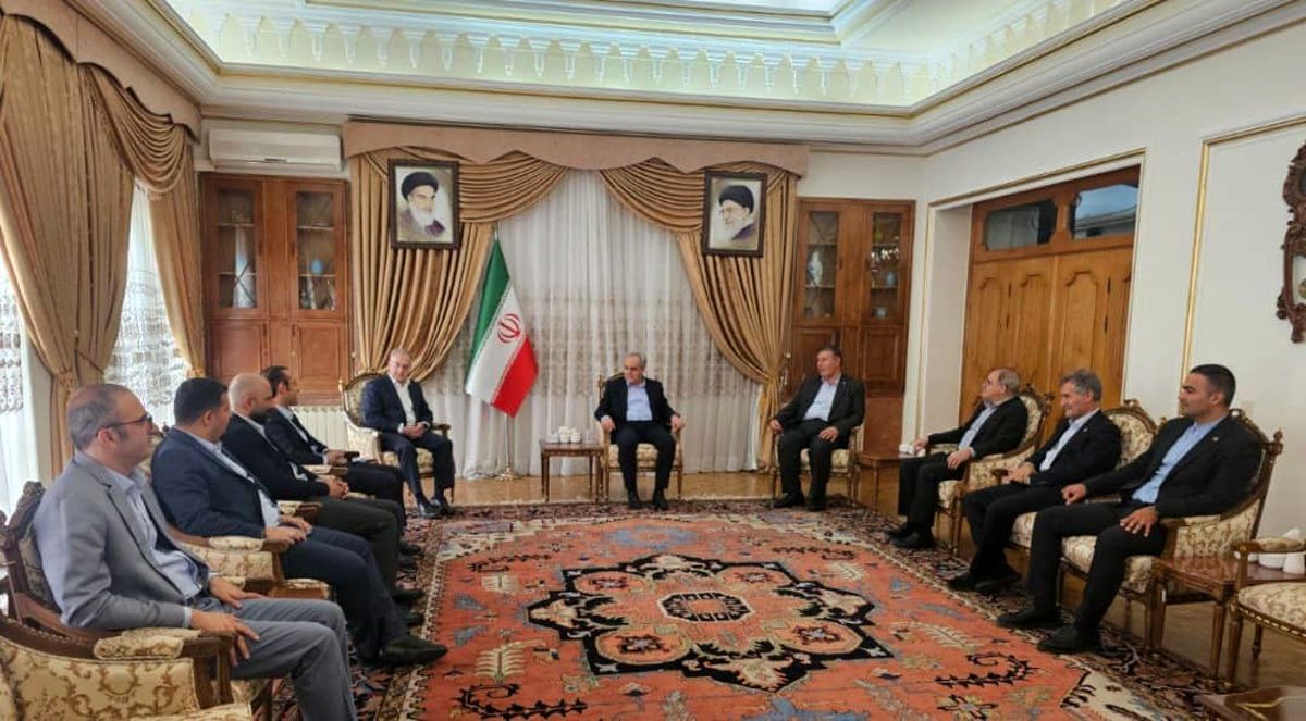 نشست هیات مدیره و مدیران انجمن فولاد ایران با استاندار آذربایجان شرقی در تبریز برگزار شد