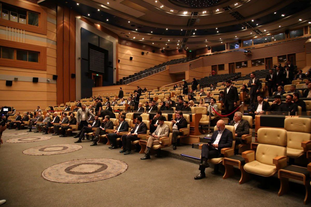 تأکید کمیسیون اصل نود بر رفع ناترازی انرژی در صنعت فولاد / درخشش فولاد خوزستان در جشنواره فولاد سبز