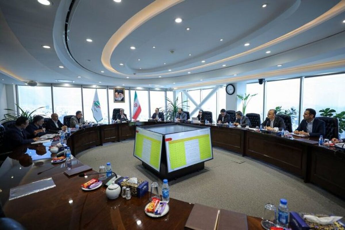 بررسی عملکرد «ومعادن» با حضور رئیس سازمان بورس