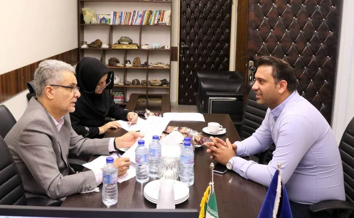 مصاحبه متقاضیان دوره «تربیت کارور دستگاه حفاری و اپراتور بیل مکانیکی» در مرکز تحقیقات مواد معدنی ایران برگزار شد