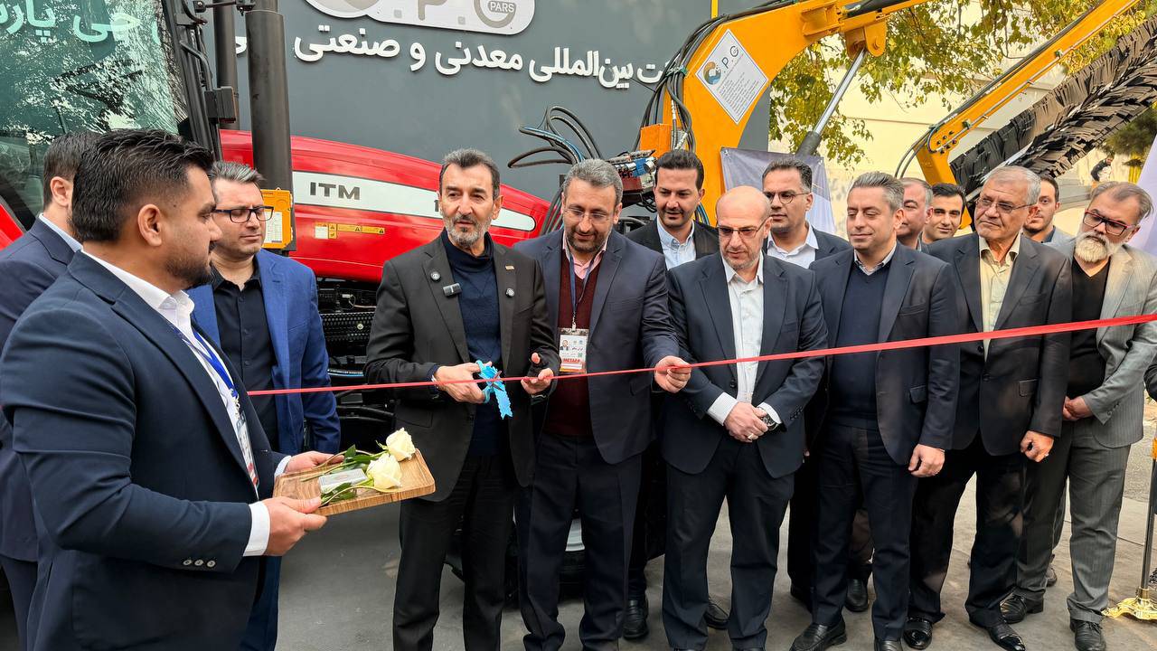 رونمایی از نخستین دستگاه کاملاً بومی «سولارواش» در ایران‌متافو ۱۴۰۴ / گام تازه چادرملو در بومی‌سازی تجهیزات انرژی‌های تجدیدپذیر