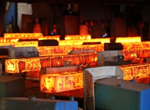 بازار فولاد در گردنه زمستان/ شمش بورسی به مرز ۳۳ هزار تومان رسید