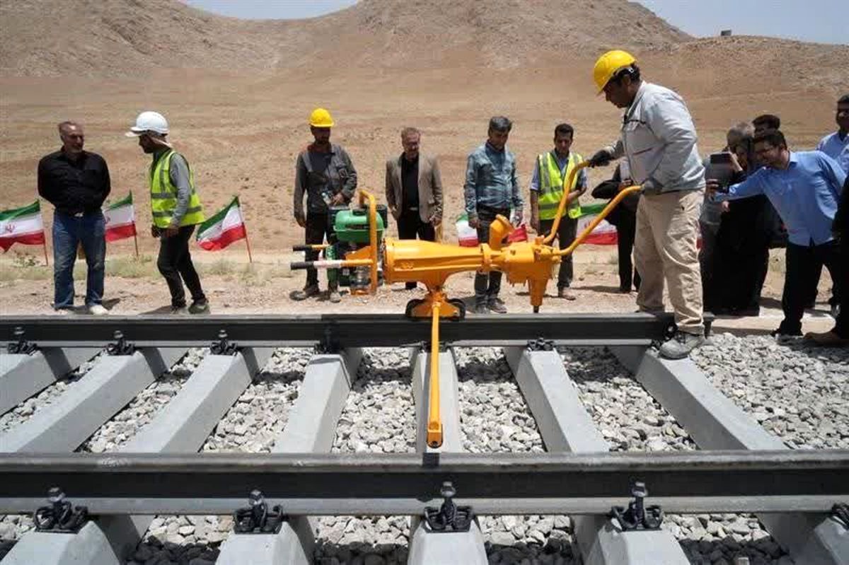 ریل ملی؛ ضربآهنگ توسعه ریلی کشور از چابهار تا اردبیل؛ رکوردشکنی در ریلگذاری با اتکای به تولید داخلی